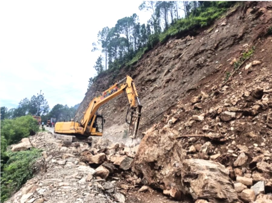 Uri–Baramulla Highway Blocked by Landslide