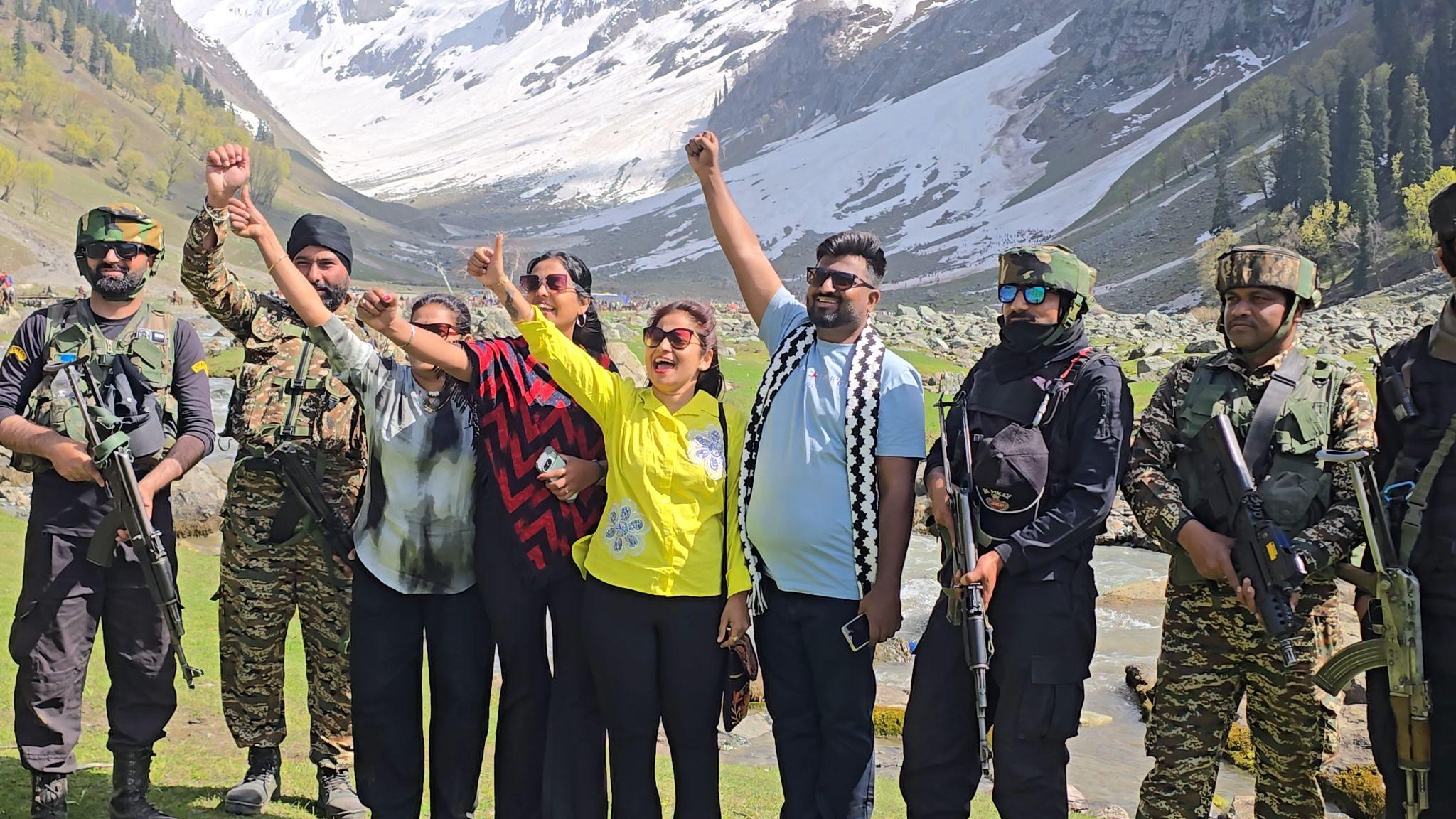 Tourists Praise Safety Measures in Sonamarg